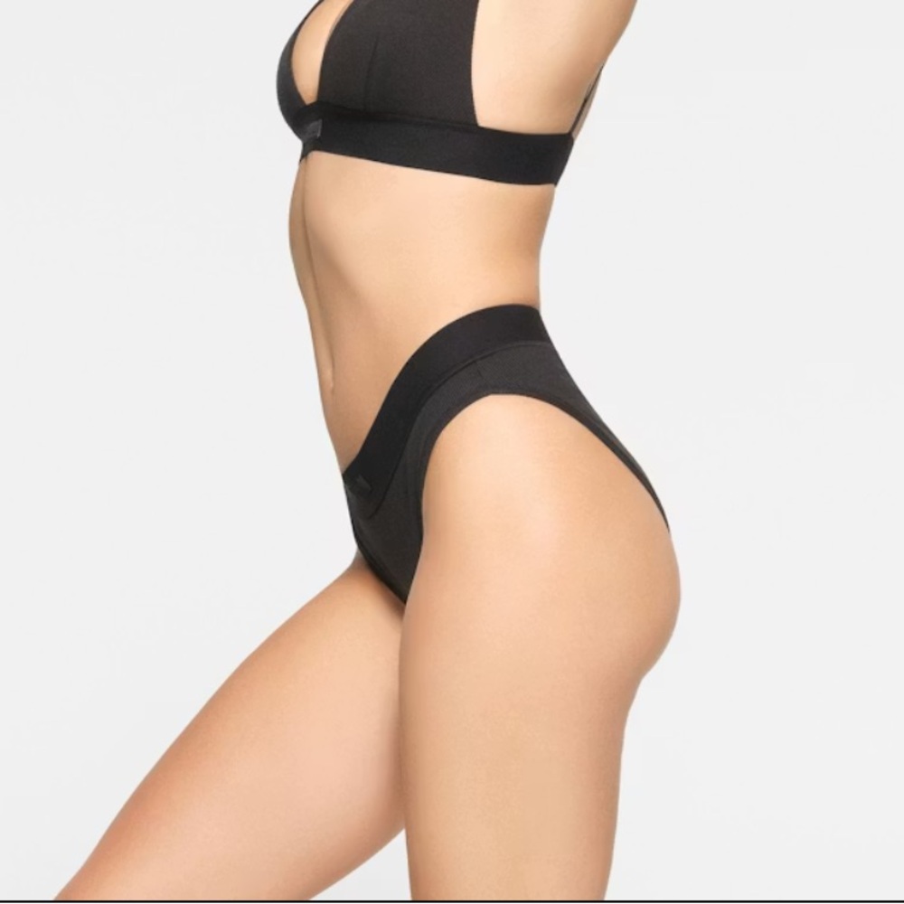 🖤 SKIMS Cotton Rib Brief | Soot | NWOT 🖤